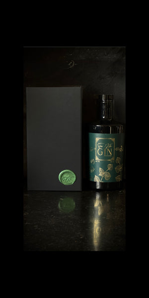 LUXURY BOX Shiso + Kaffir Gin